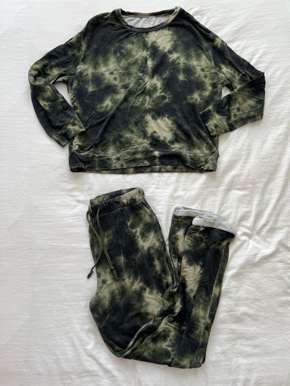MAJESTIC FILATURES Green Tie Dye French Terry Sweatshirt + Sweatpant SET
